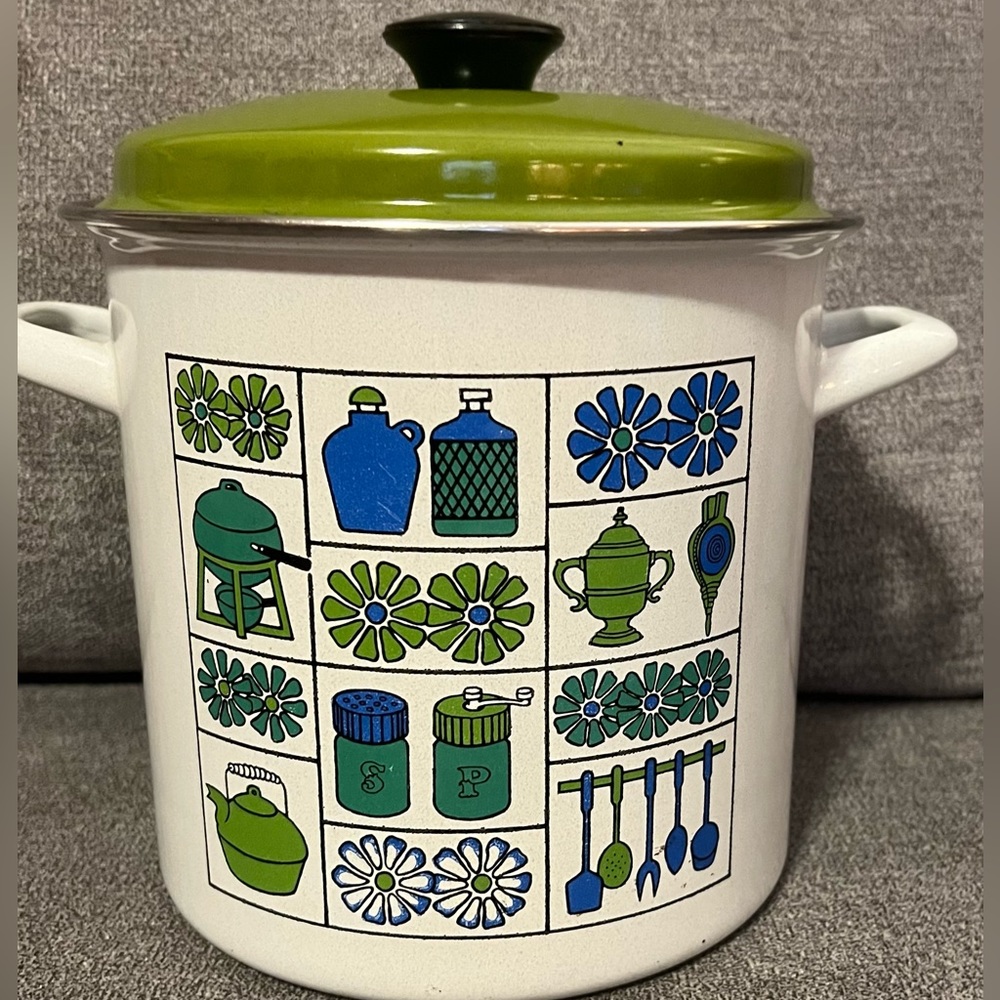 Beautiful Vintage 70's GHC Cookware Group Enamel Olive Green Pot. MCM.